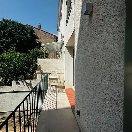 La Des Platanes Parking Terrasse- Wifi Holiday home